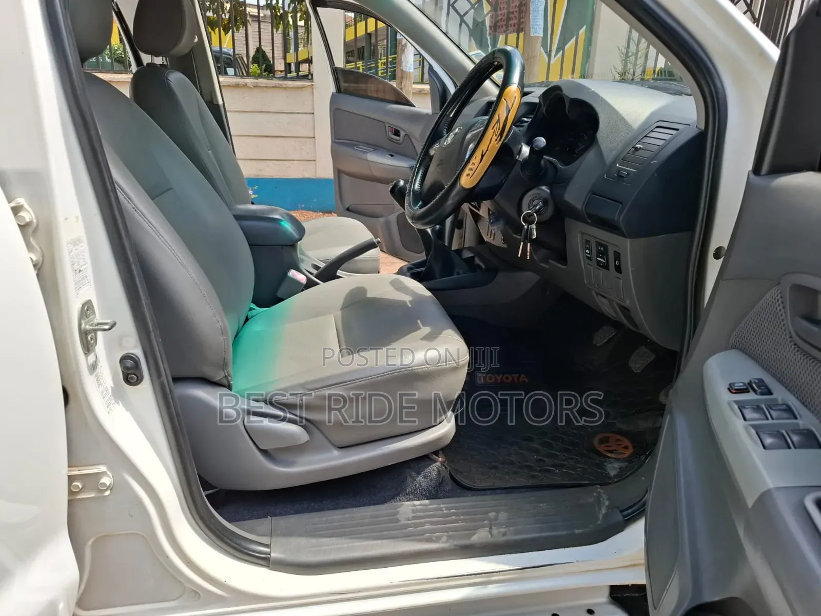 Toyota Hilux 2015 Off white