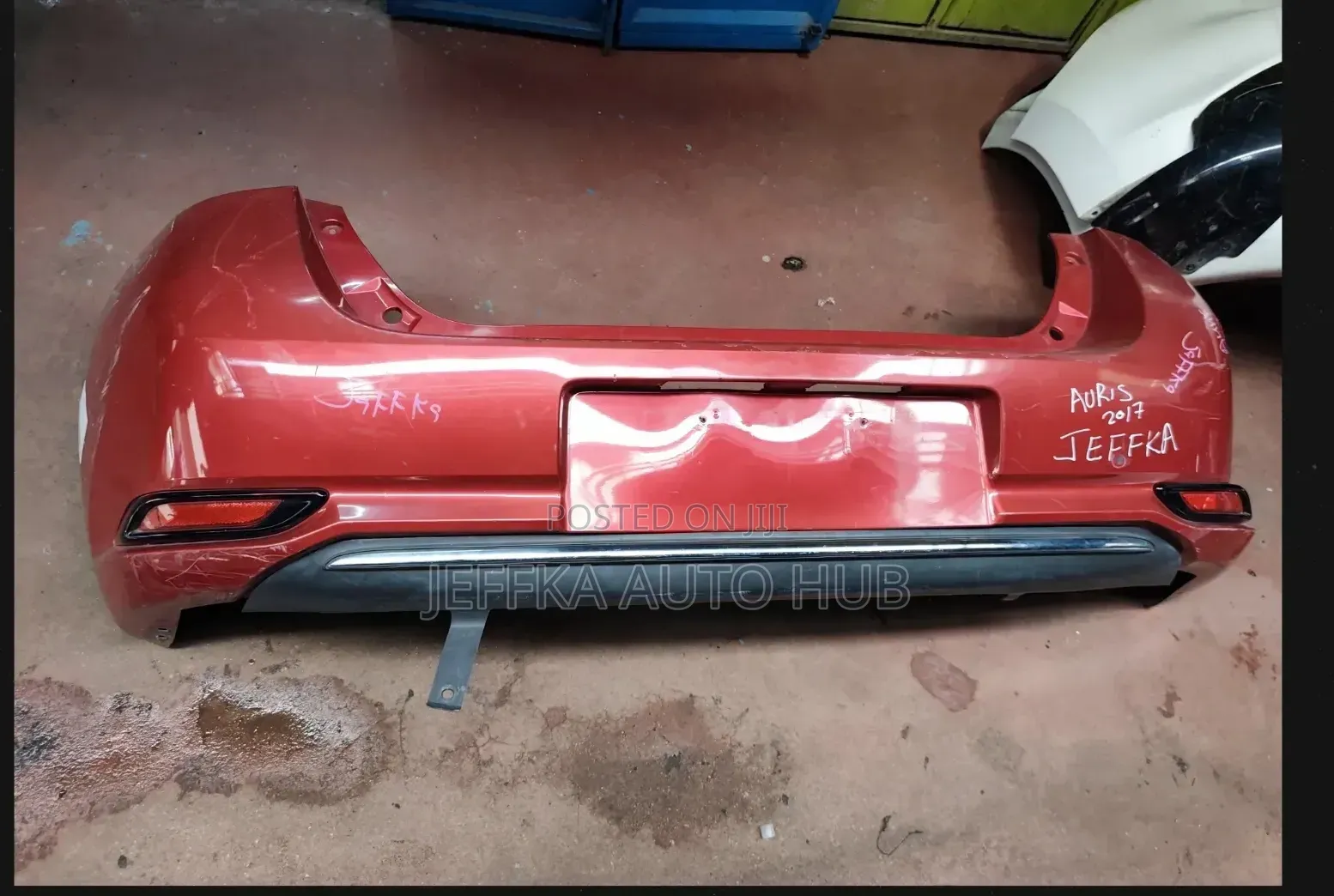 Auris 2016-2019 Back Bumper