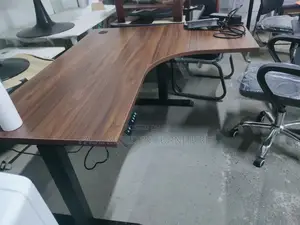 1.4m by 1.2 Curved Electric Standing Desk/Table