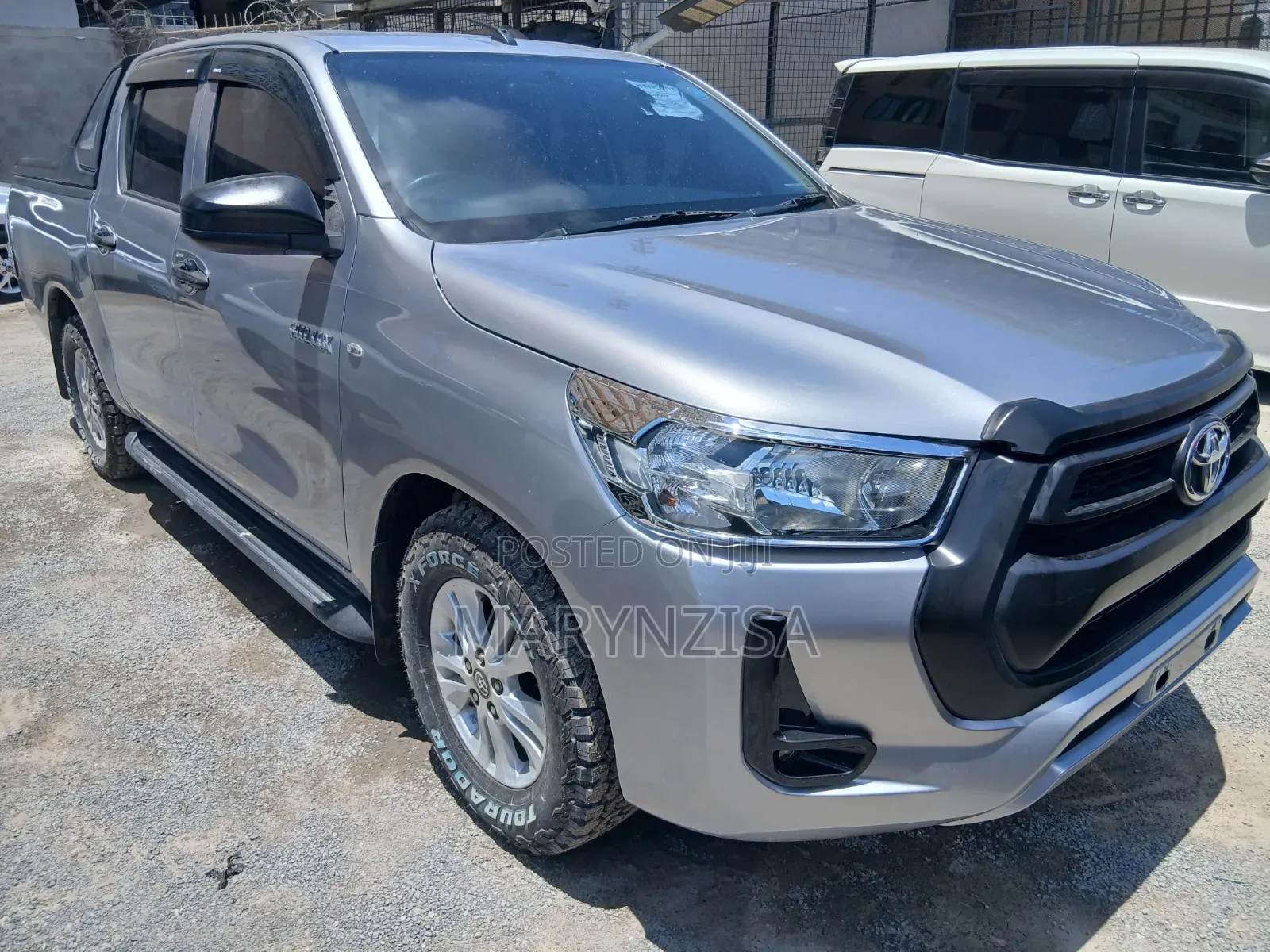 Toyota Hilux 2019 Silver