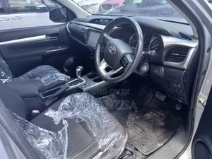 Toyota Hilux 2019 Silver