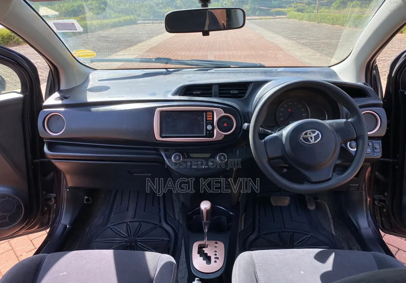 Toyota Vitz 2013 Burgundy