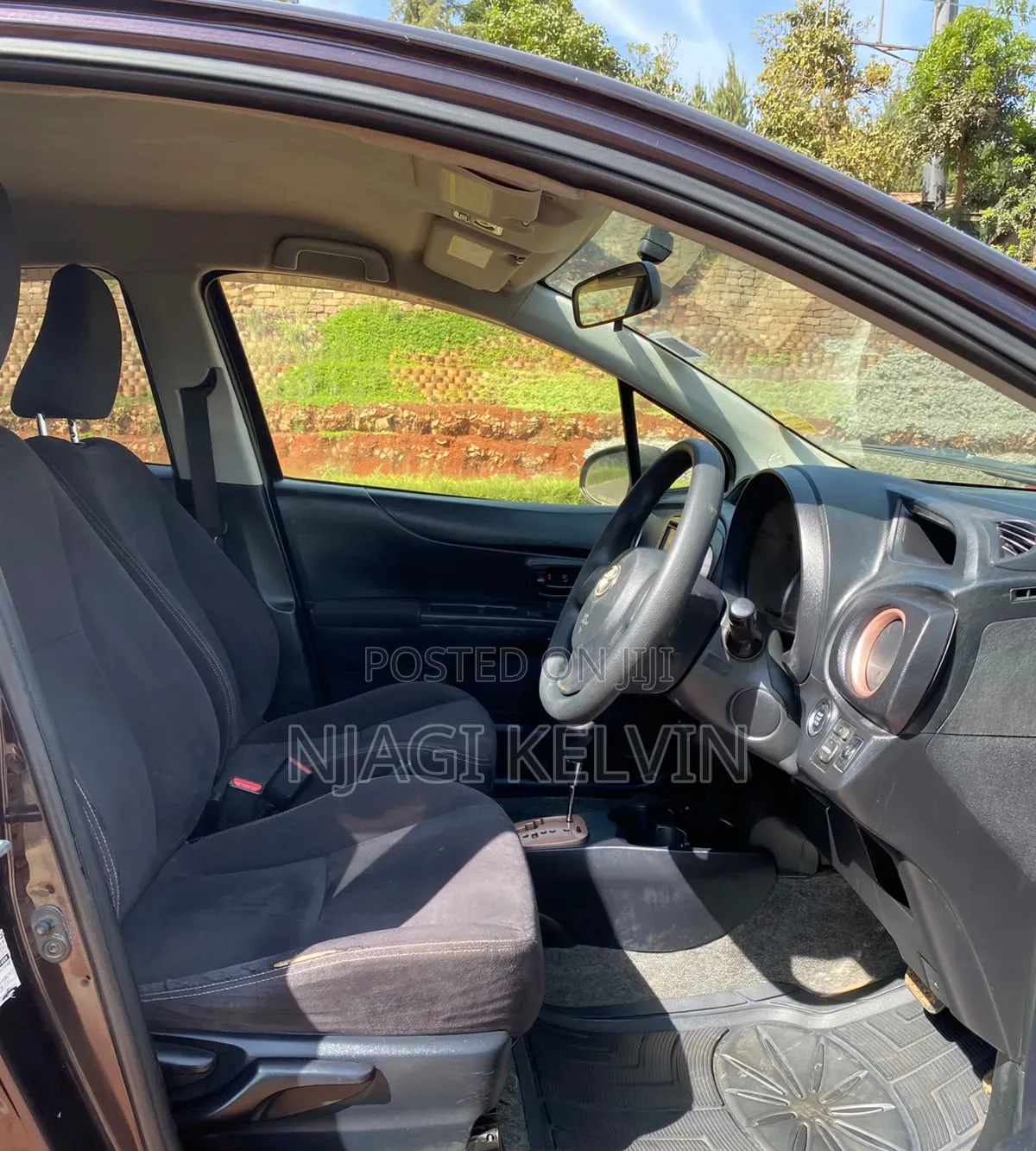 Toyota Vitz 2013 Burgundy