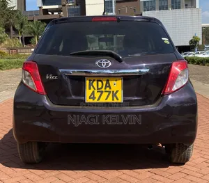 Toyota Vitz 2013 Burgundy