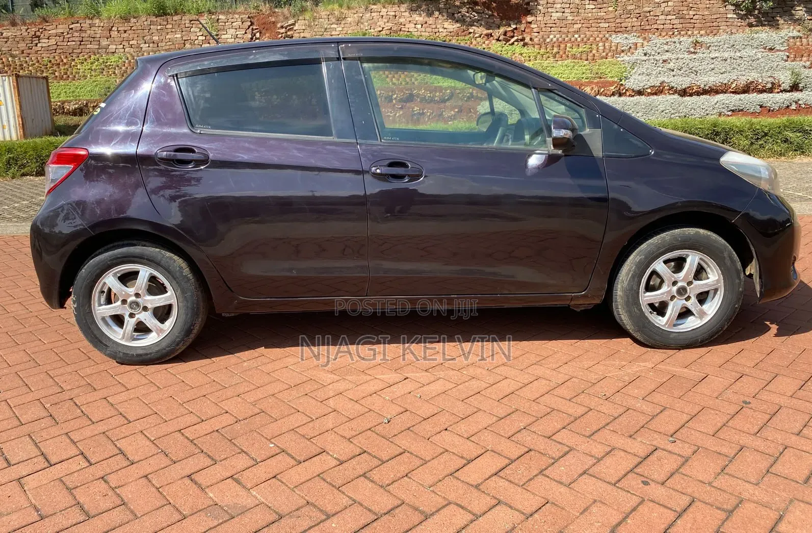 Toyota Vitz 2013 Burgundy