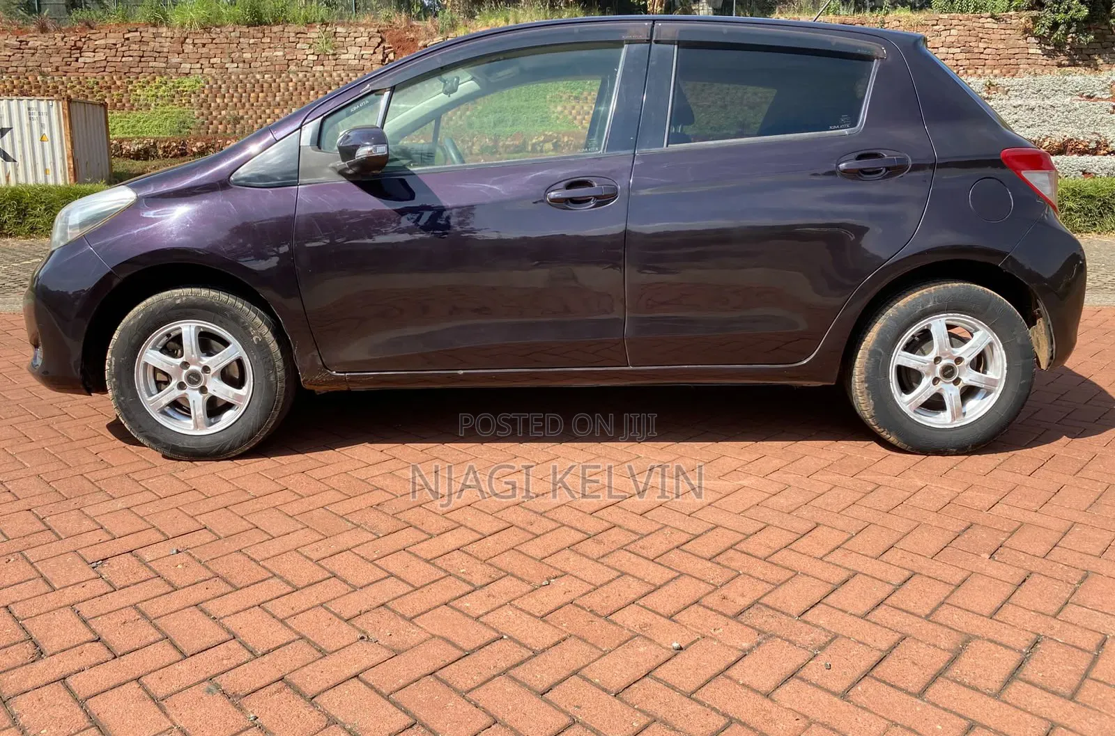 Toyota Vitz 2013 Burgundy