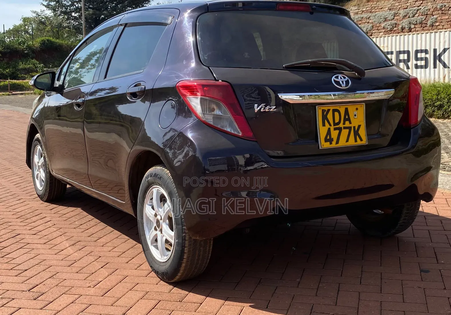 Toyota Vitz 2013 Burgundy