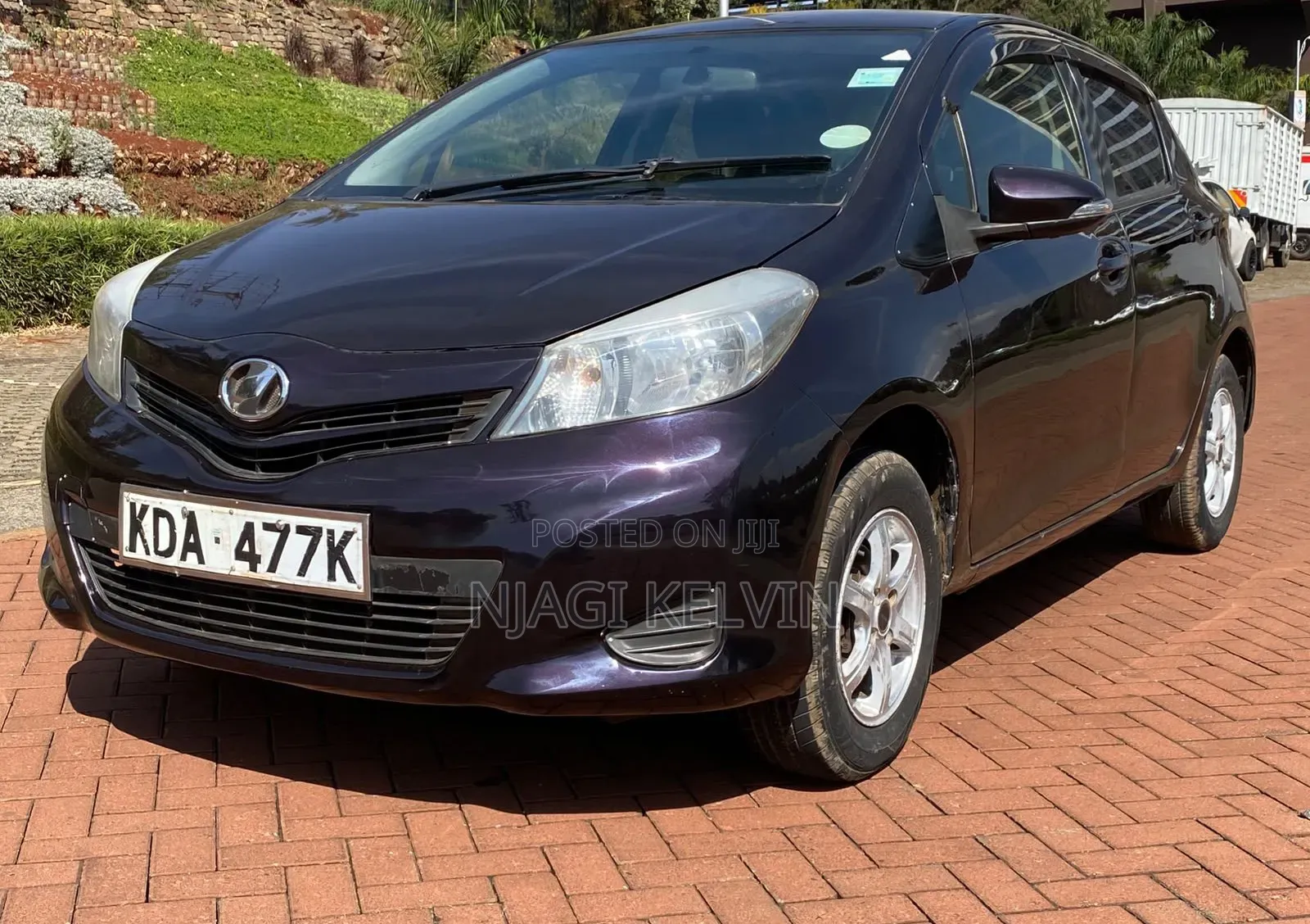Toyota Vitz 2013 Burgundy
