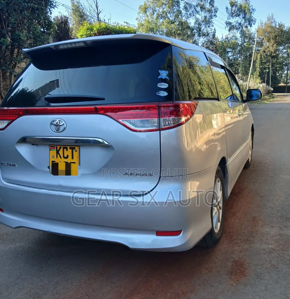 Toyota Estima 2011 Silver