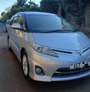 Toyota Estima 2011 Silver