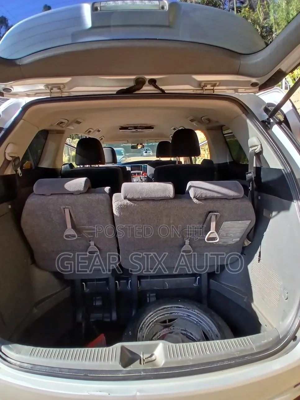 Toyota Estima 2011 Silver