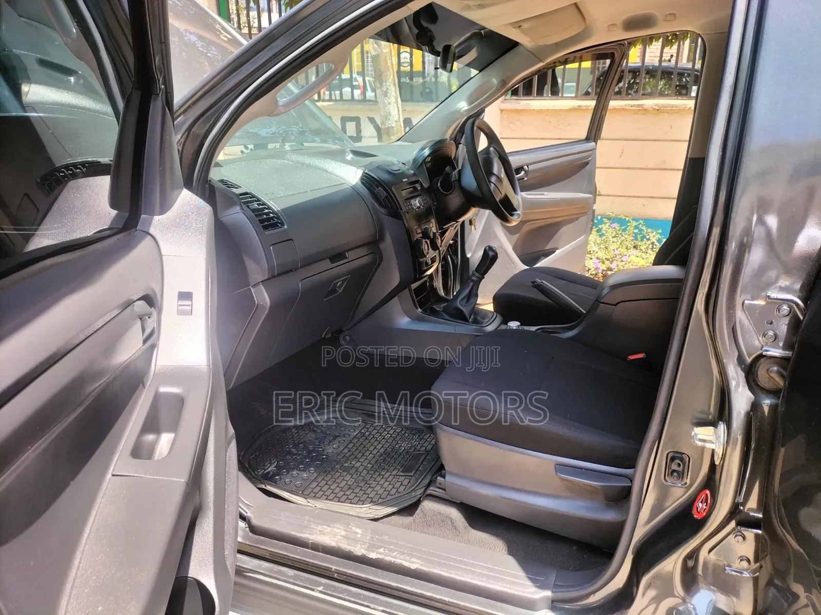 Isuzu D-MAX 2022 Gray