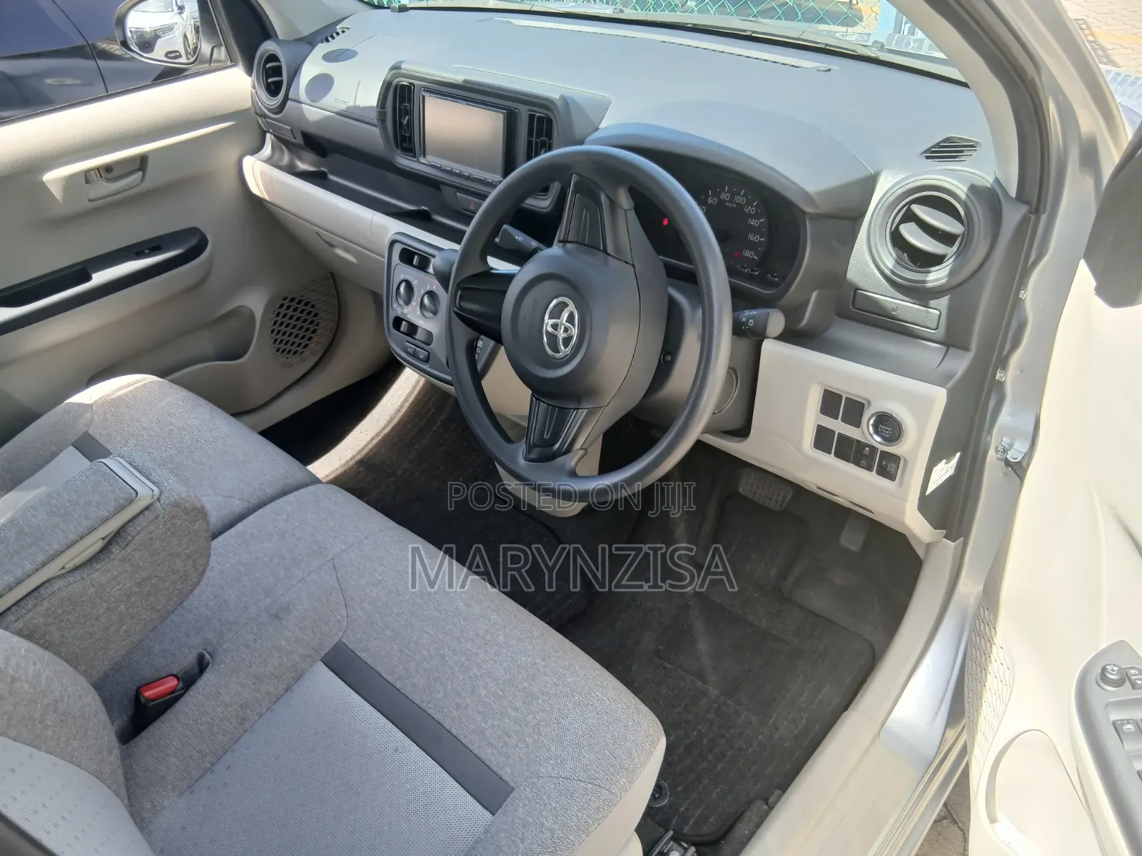 Toyota Passo 2019 Silver