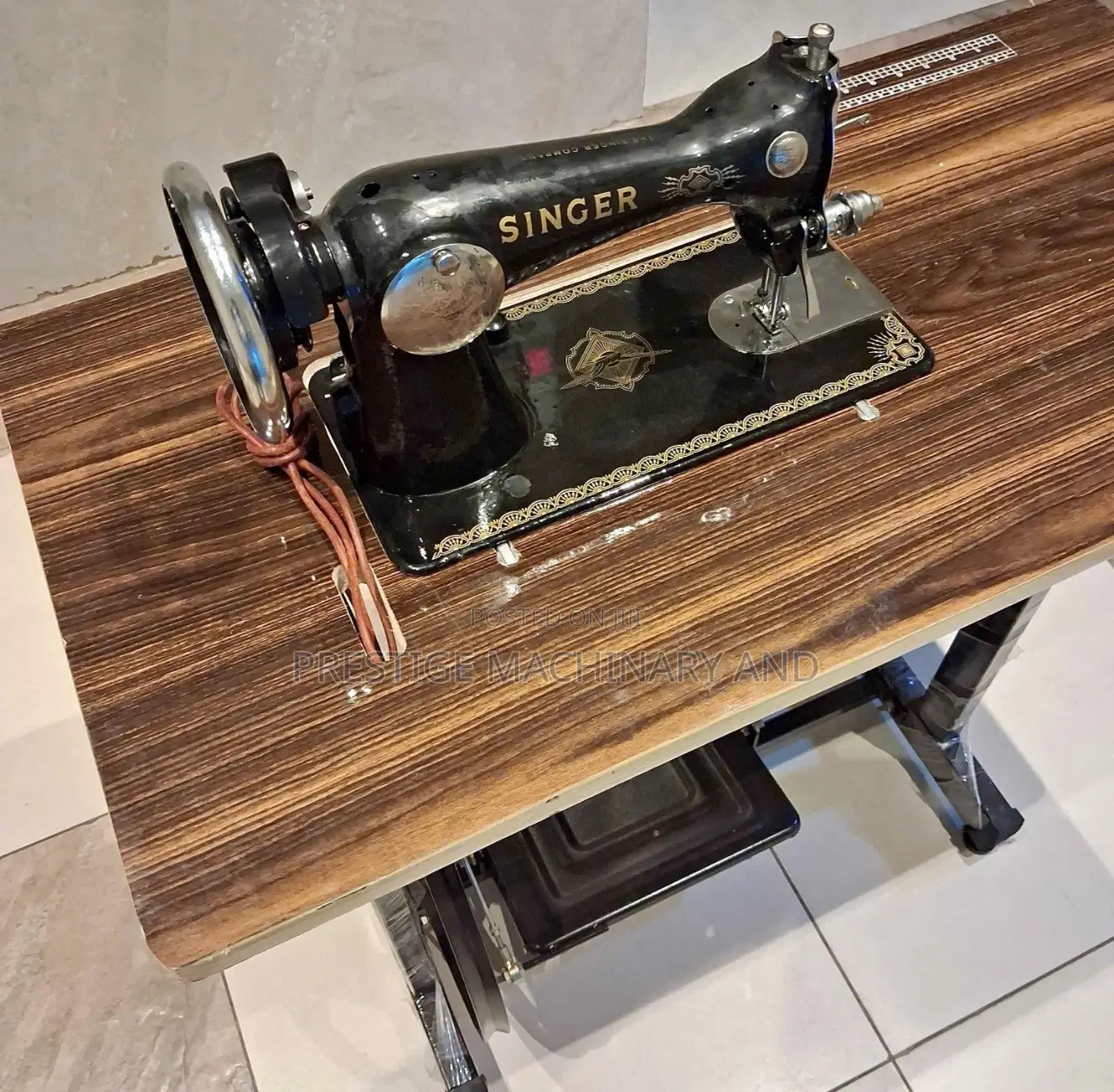Singer Sewing Machine With Imported Table / Singer Sewing Machines