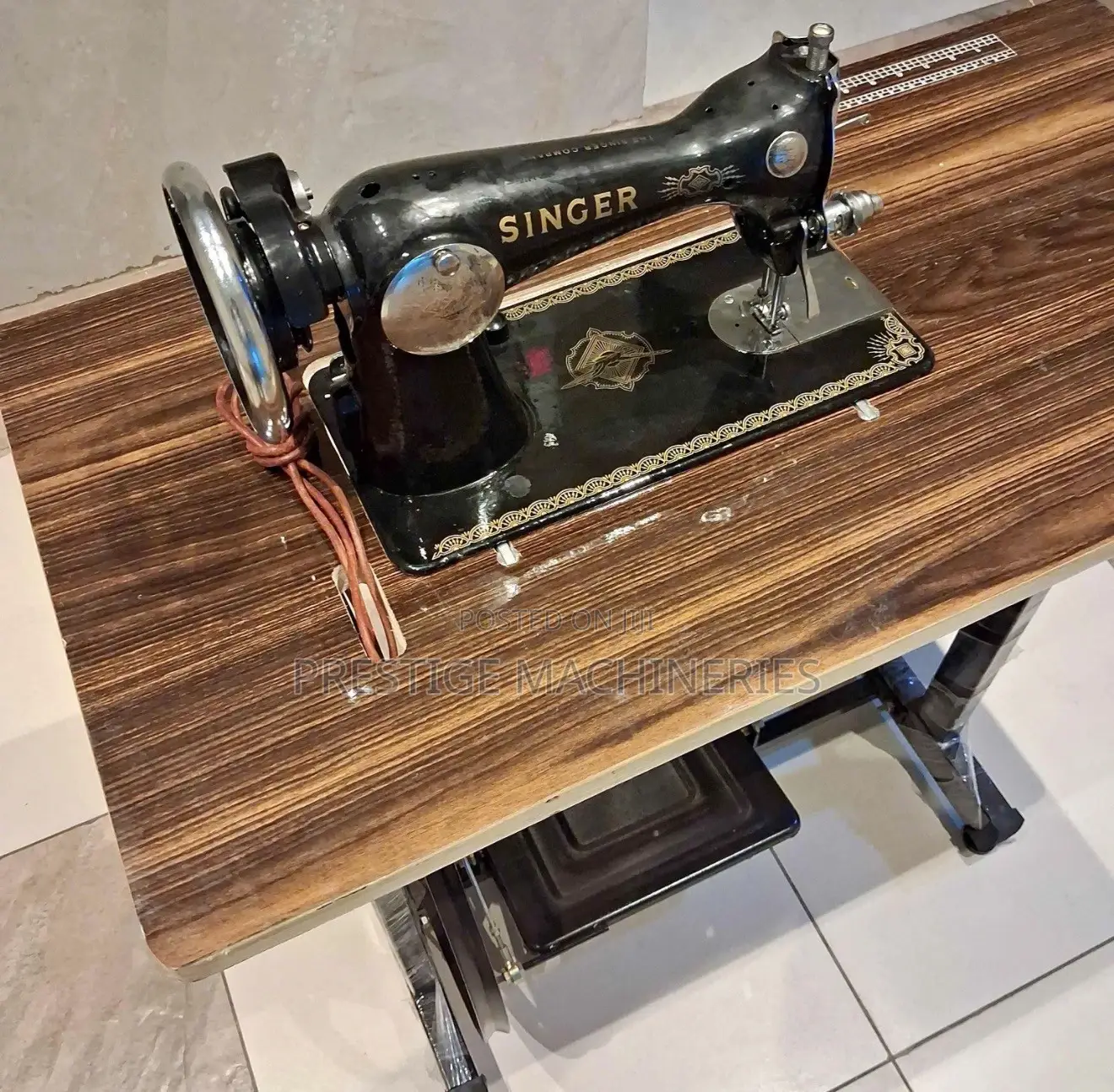 Singer Sewing Machine With Imported Table / Singer Sewing Machines