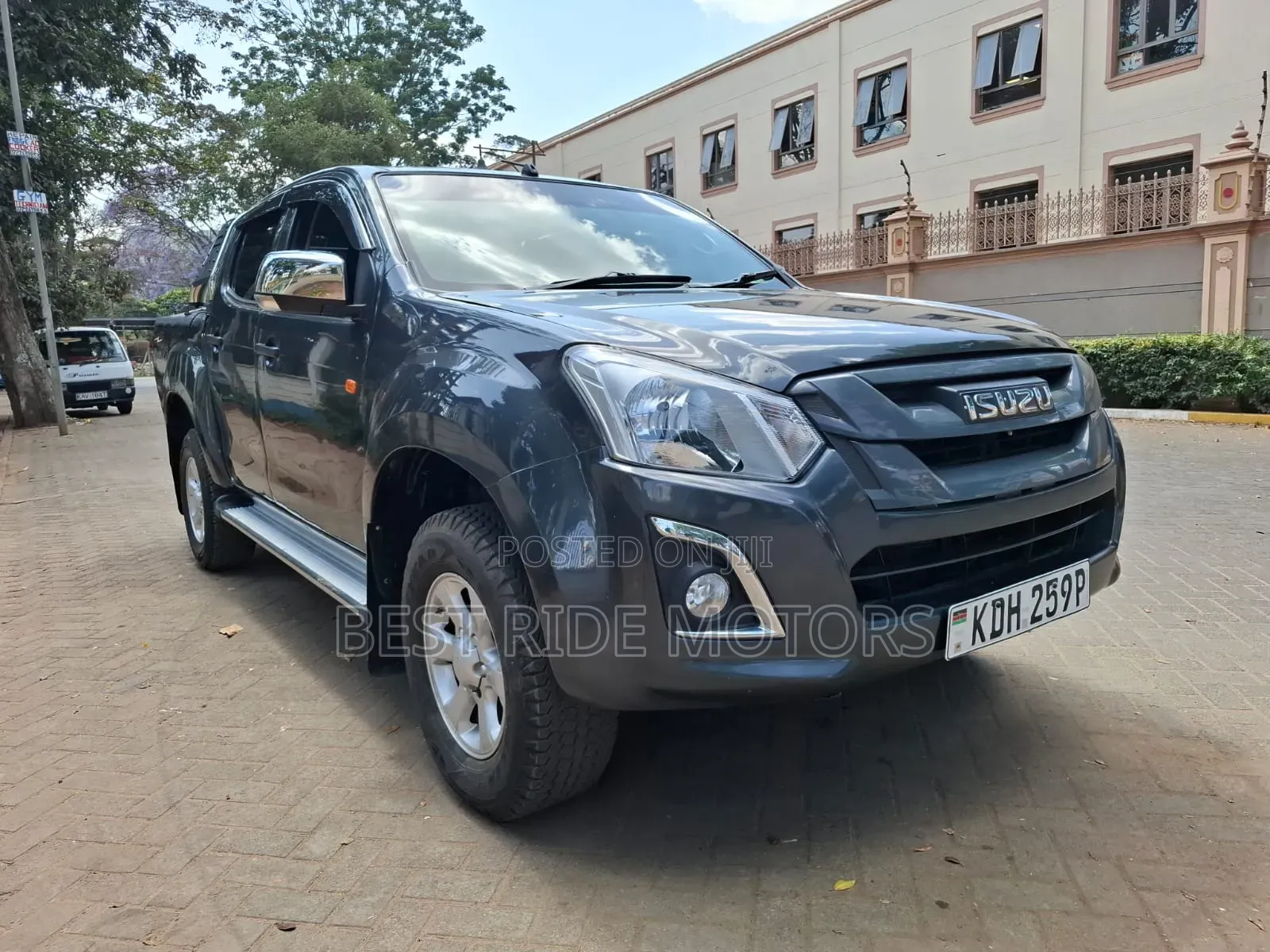 Isuzu D-MAX 2023 Gray