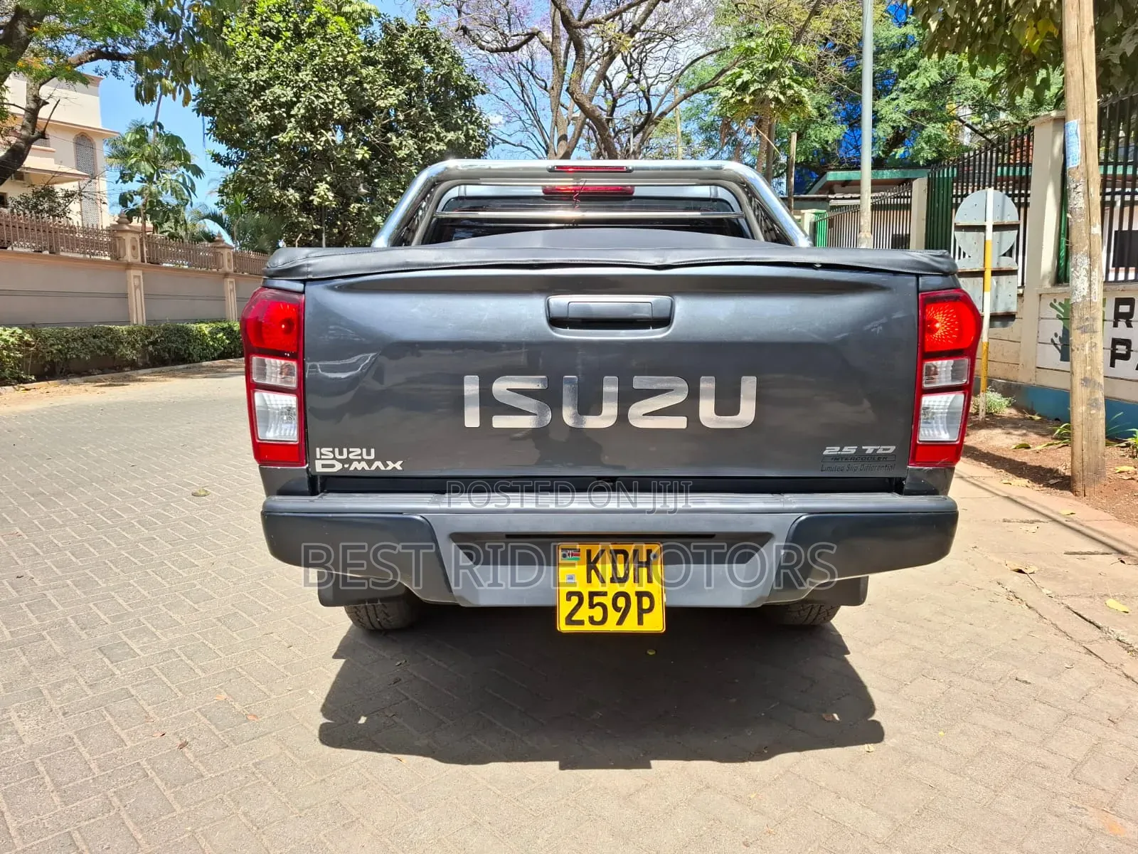 Isuzu D-MAX 2023 Gray