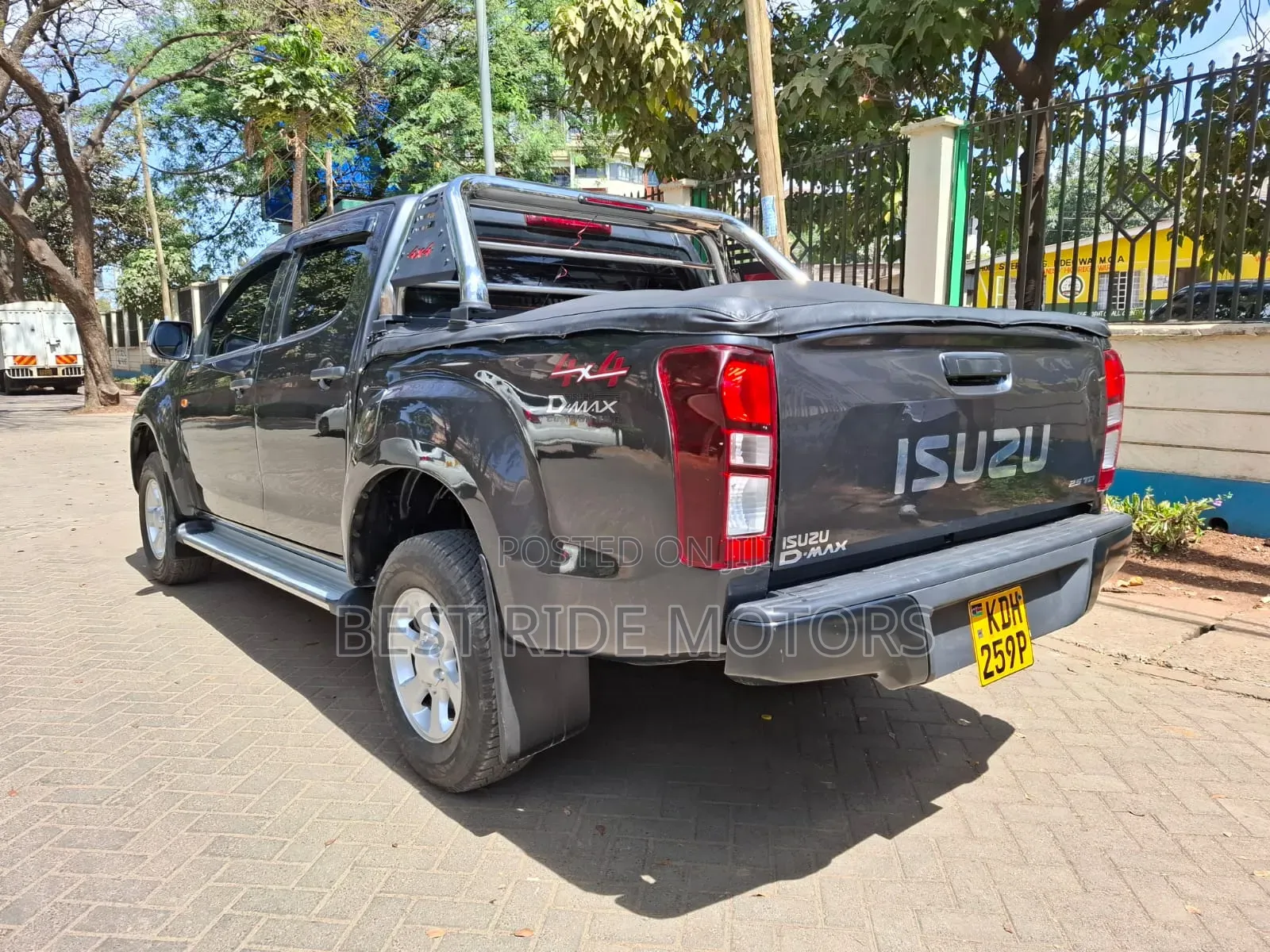 Isuzu D-MAX 2023 Gray