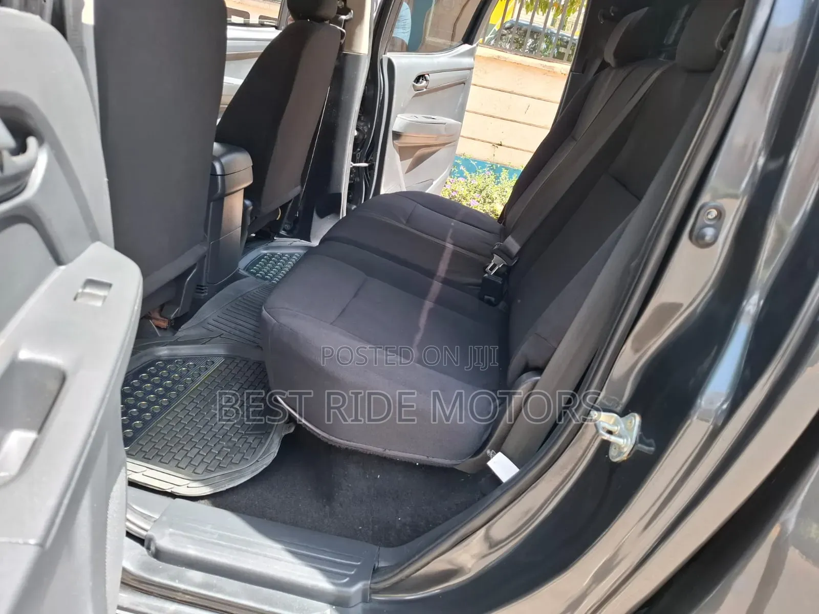 Isuzu D-MAX 2023 Gray