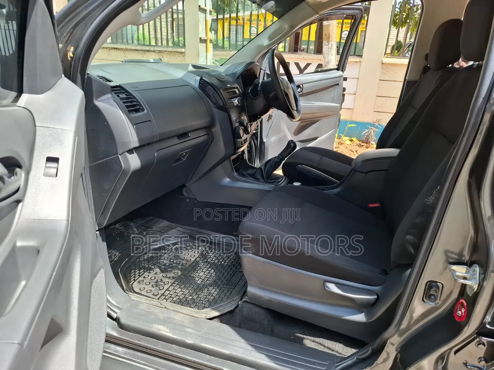 Isuzu D-MAX 2023 Gray