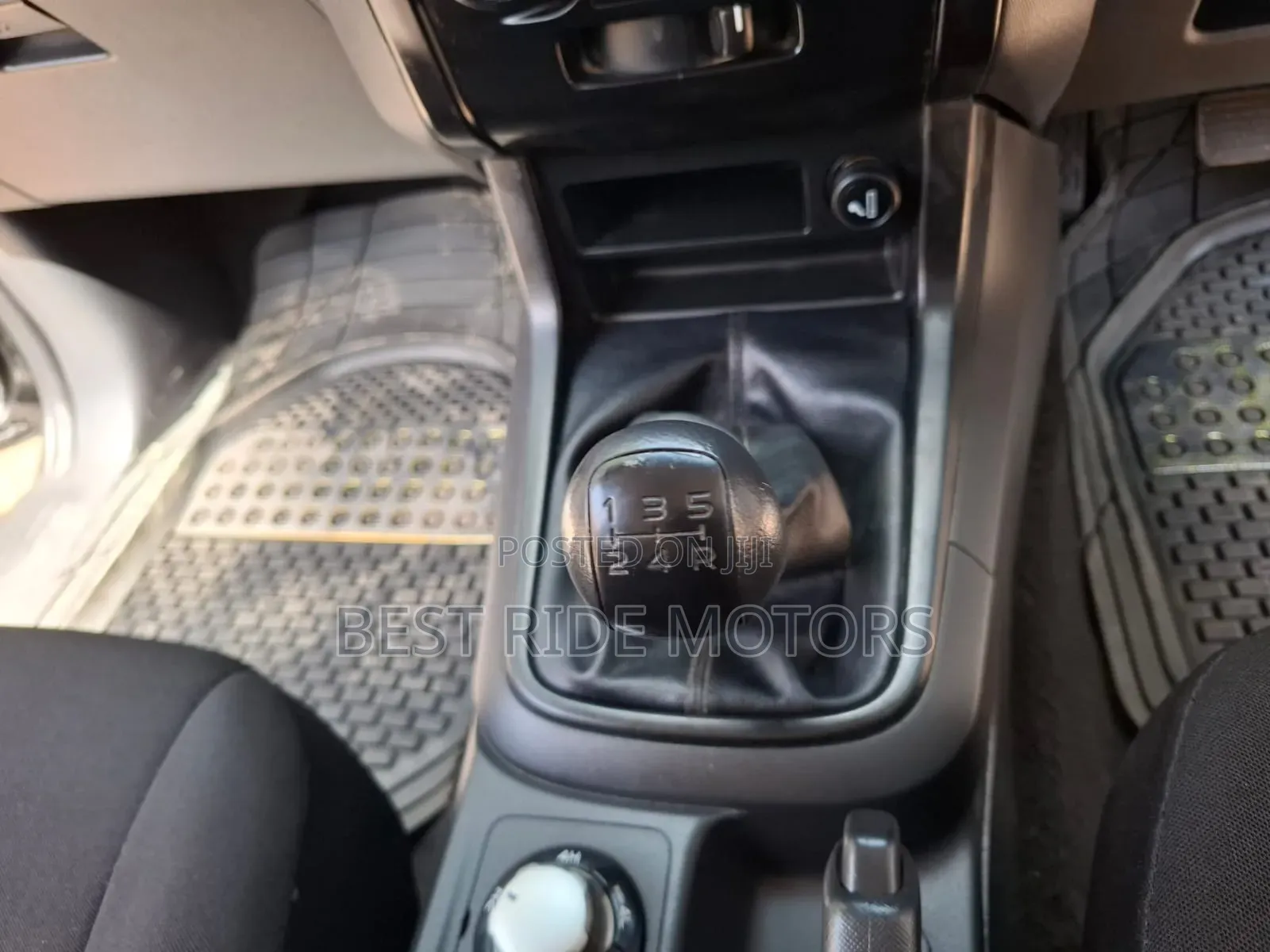 Isuzu D-MAX 2023 Gray