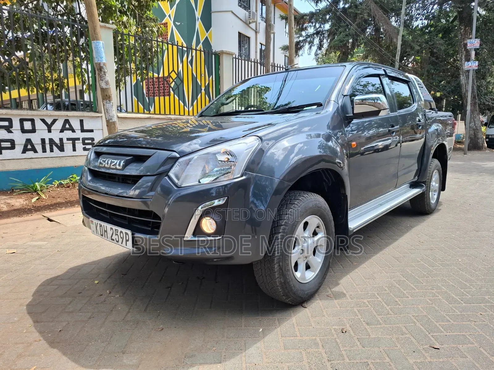 Isuzu D-MAX 2023 Gray