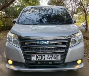 Toyota Noah 2016 Silver