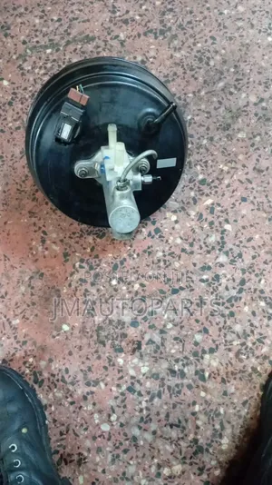 Brake Booster Mitsubishi Chariot