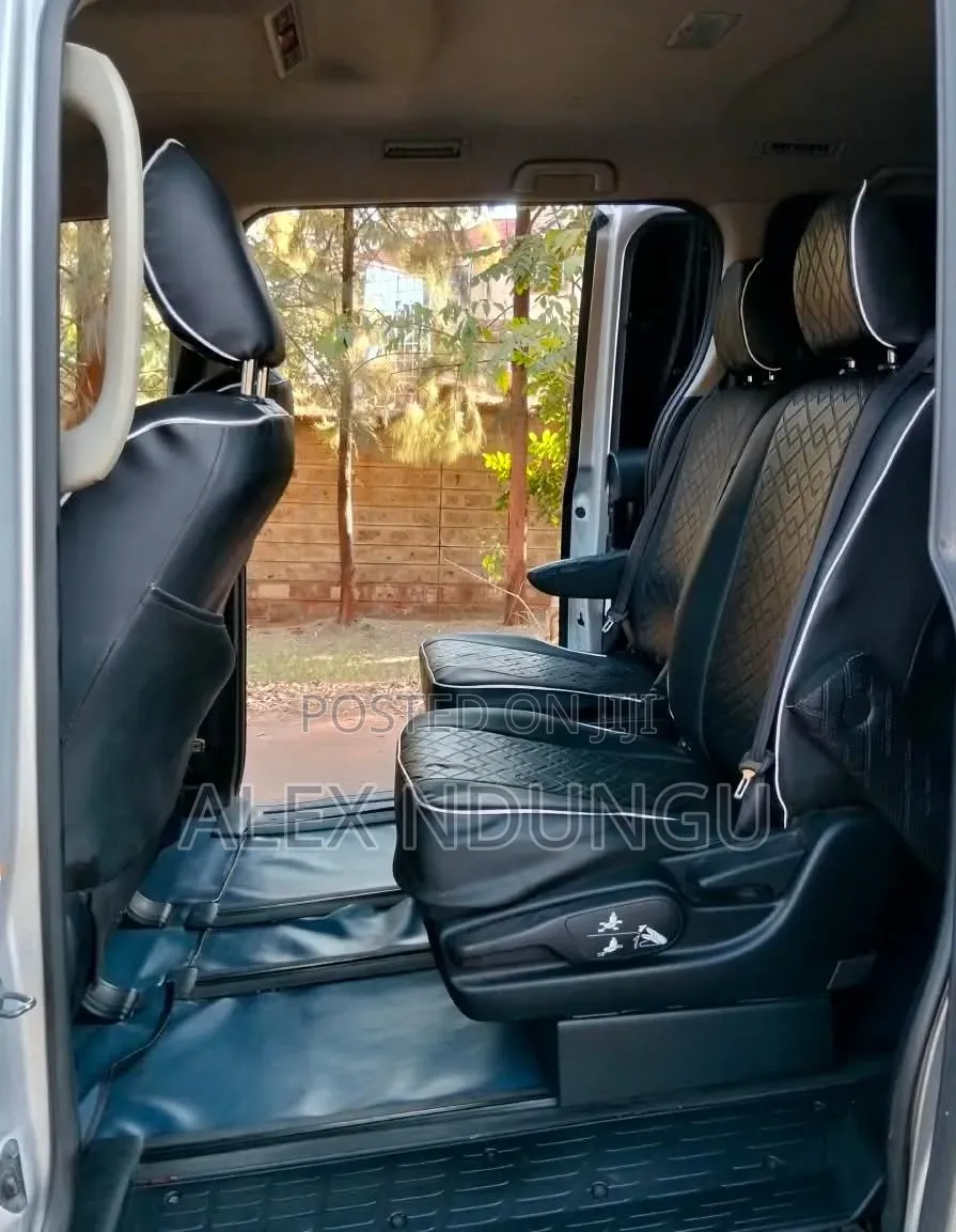 Toyota Noah 2016 Silver