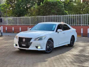 Toyota Crown 2015 White
