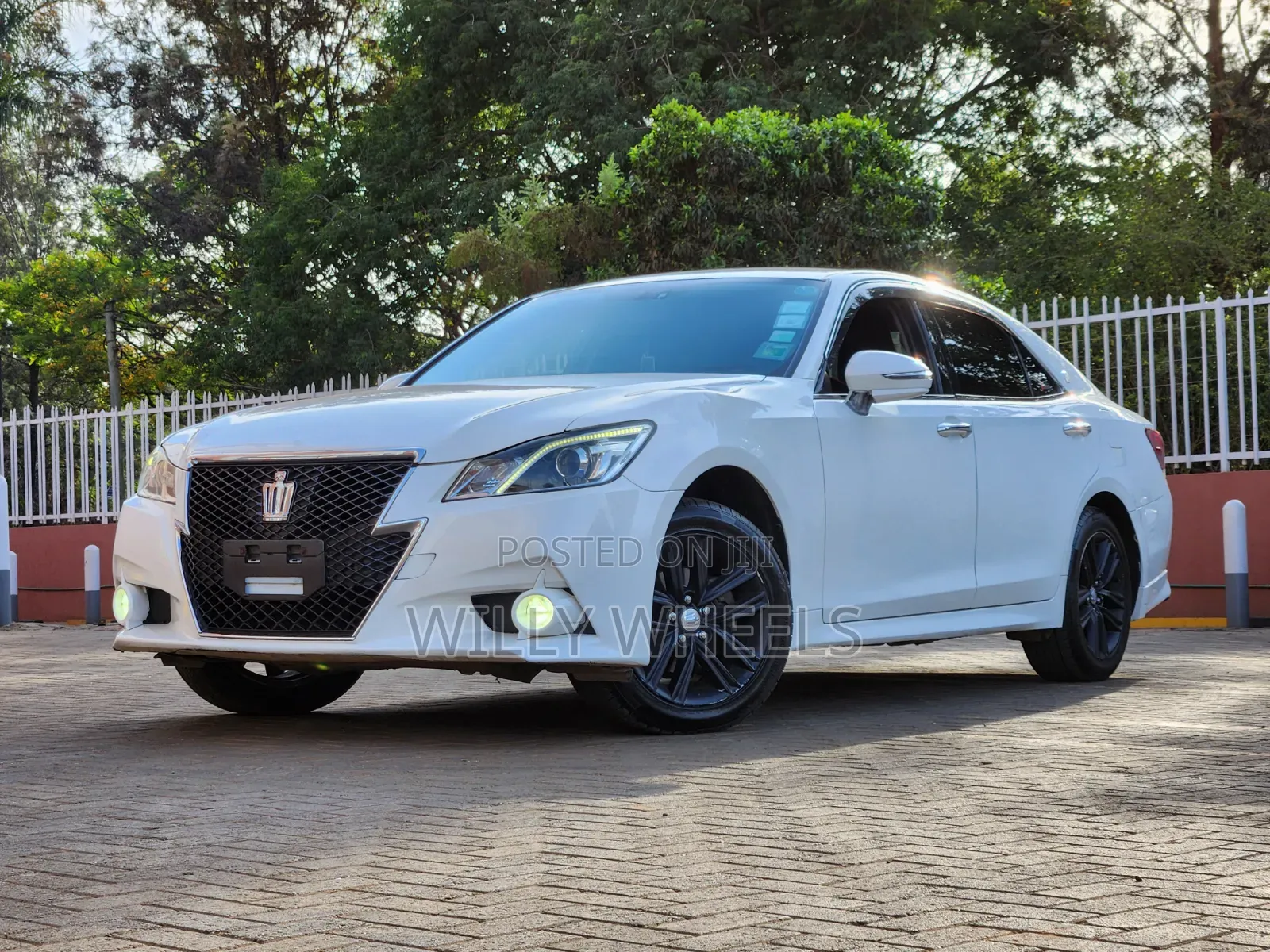 Toyota Crown 2015 White