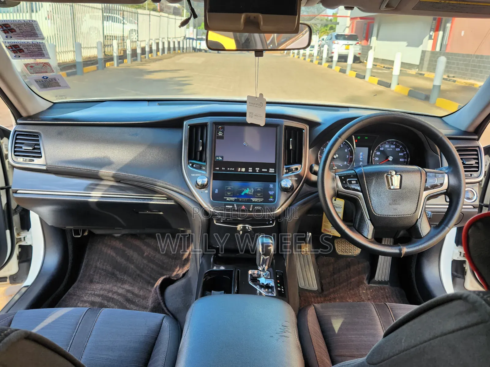 Toyota Crown 2015 White