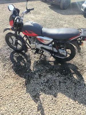 Bajaj Boxer 125 2025 Red
