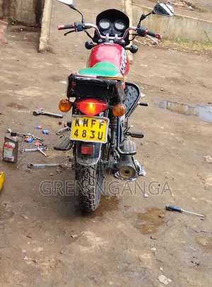 Bajaj Boxer 150 UG 2021 Red