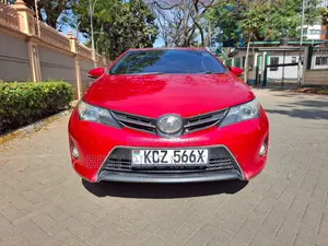 Toyota Auris 2013 Red