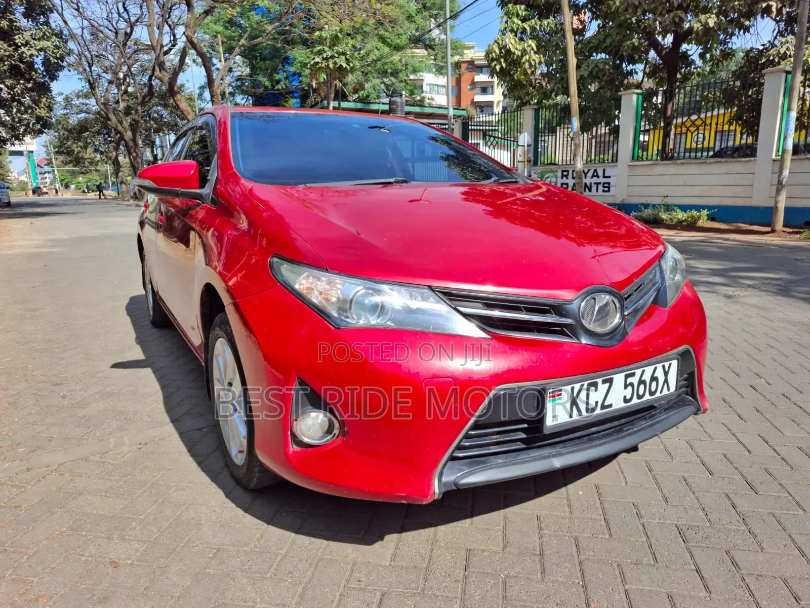 Toyota Auris 2013 Red