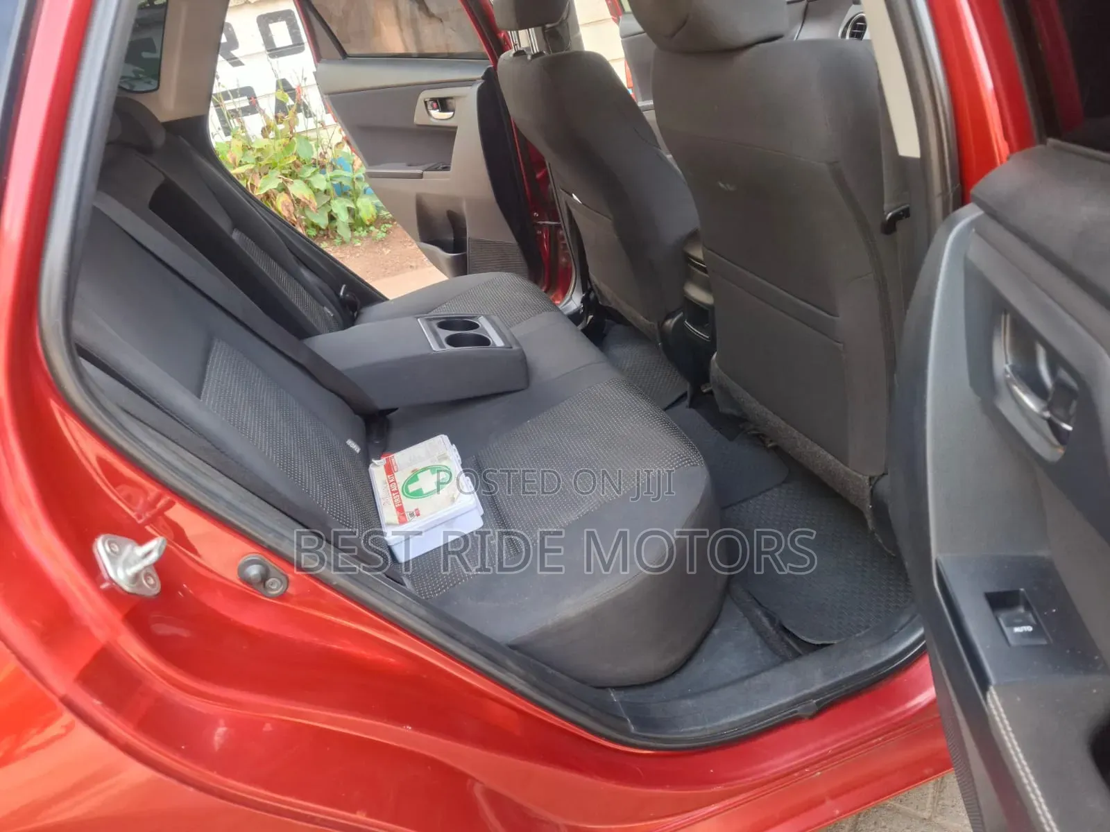 Toyota Auris 2013 Red