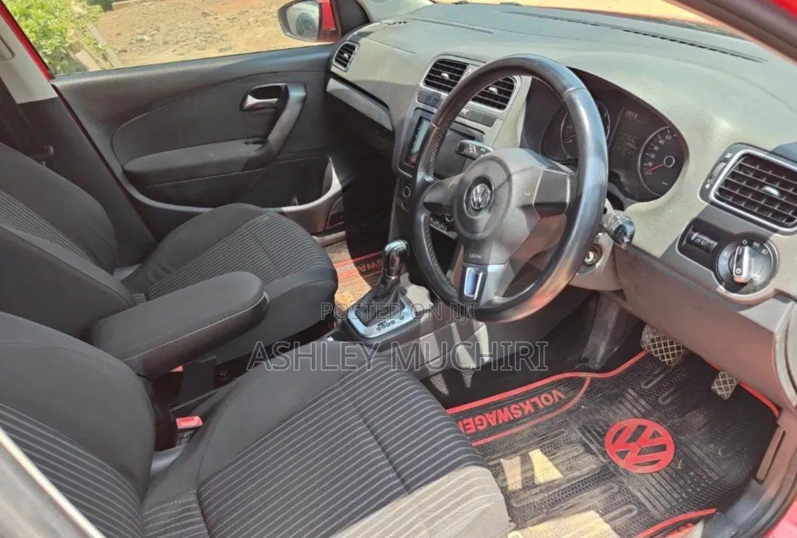 Volkswagen Polo 2012 Red