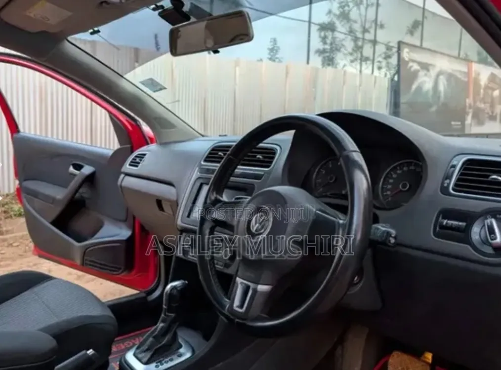 Volkswagen Polo 2012 Red