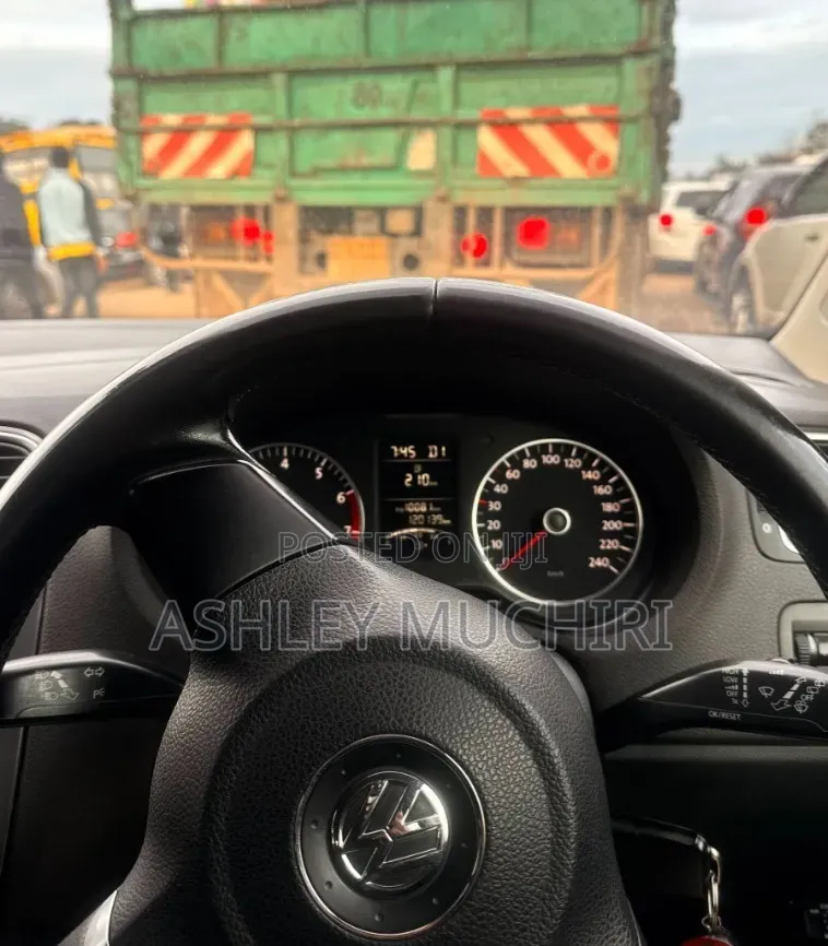 Volkswagen Polo 2012 Red