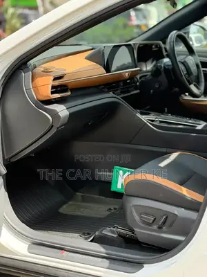 Toyota Crown 2023