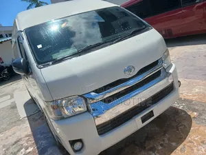 Toyota HiAce 2020 White