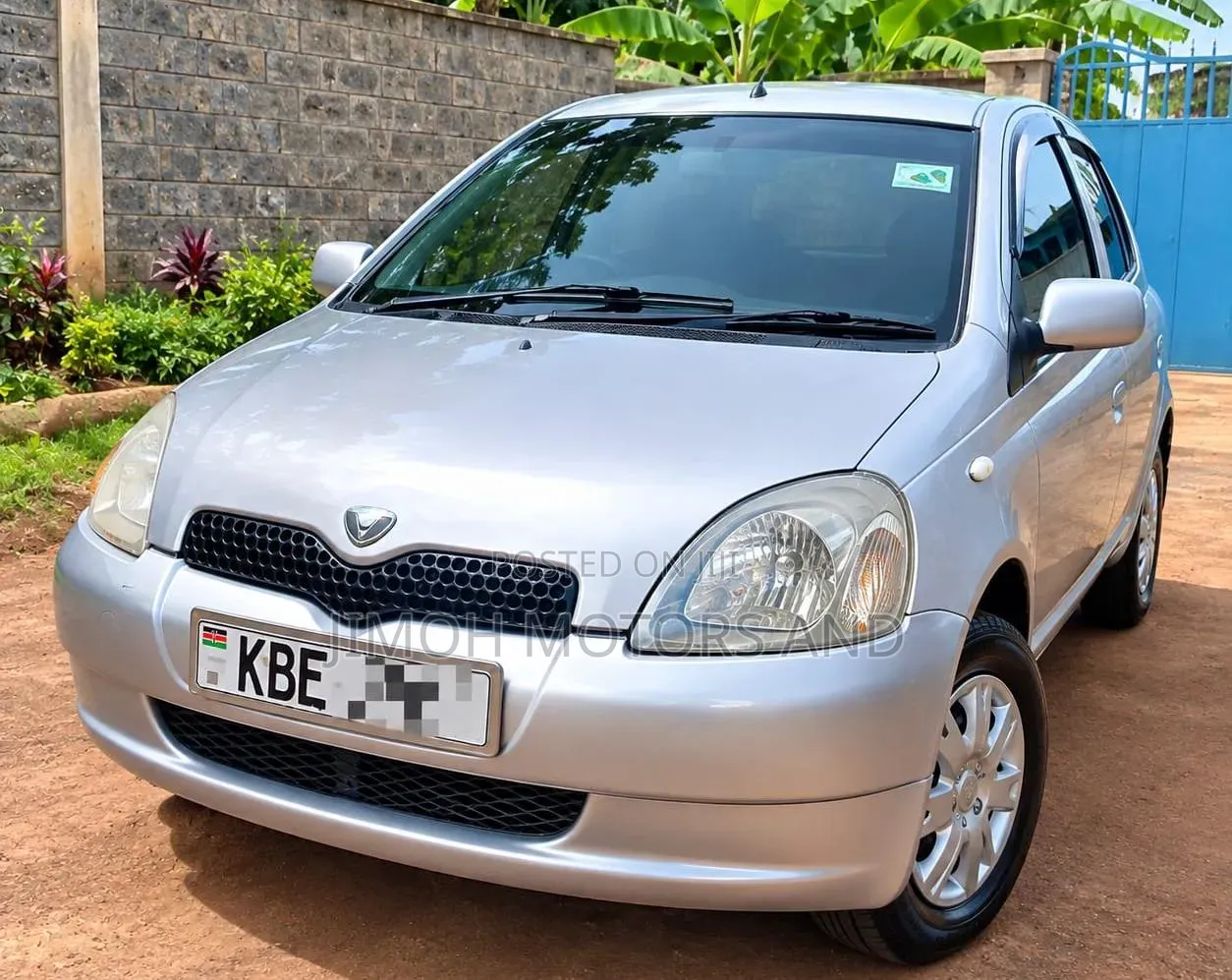 Toyota Vitz 2004 Silver