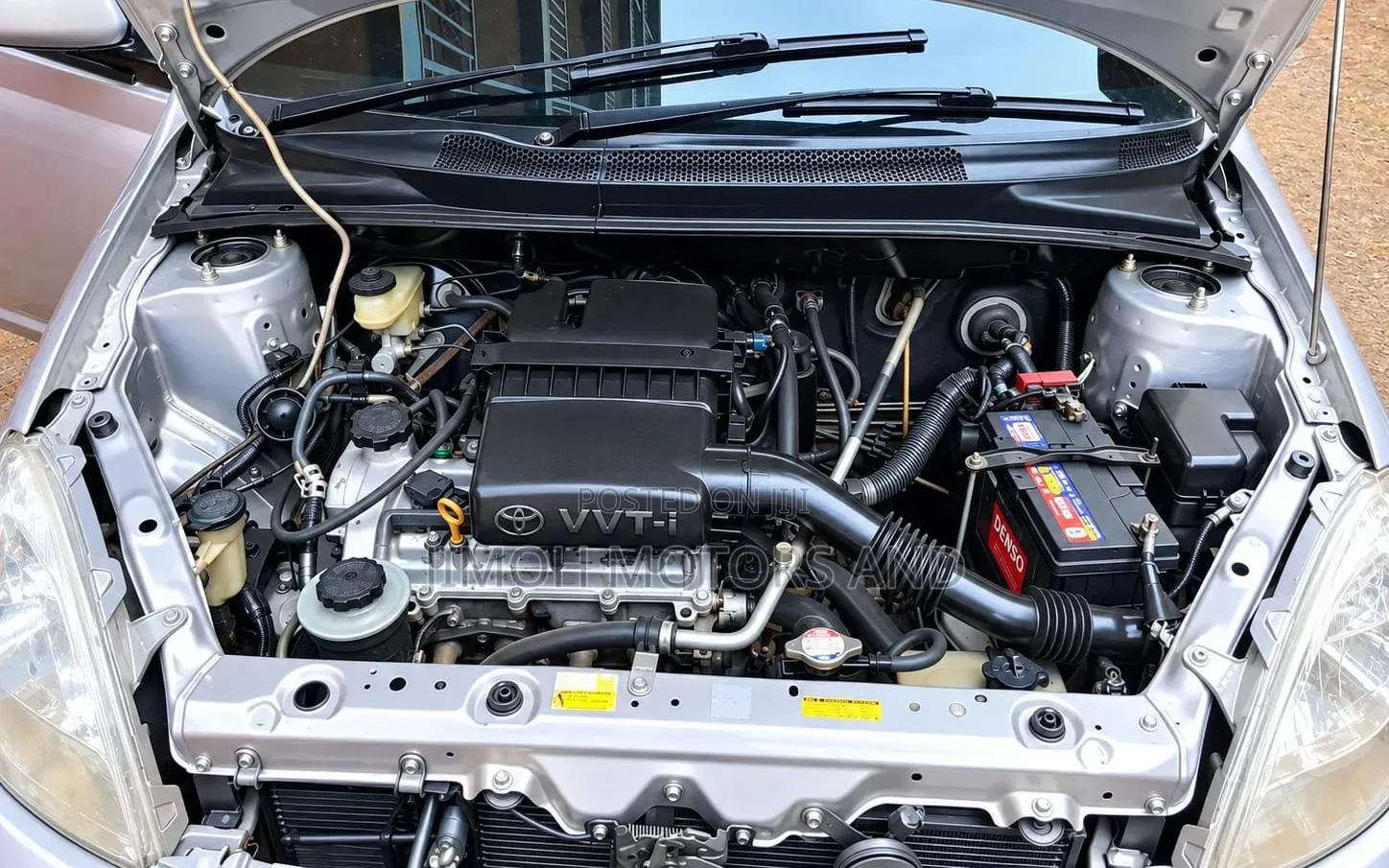 Toyota Vitz 2004 Silver