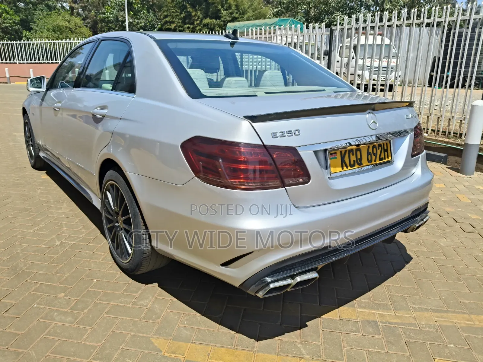 Mercedes-Benz E250 2010 Silver