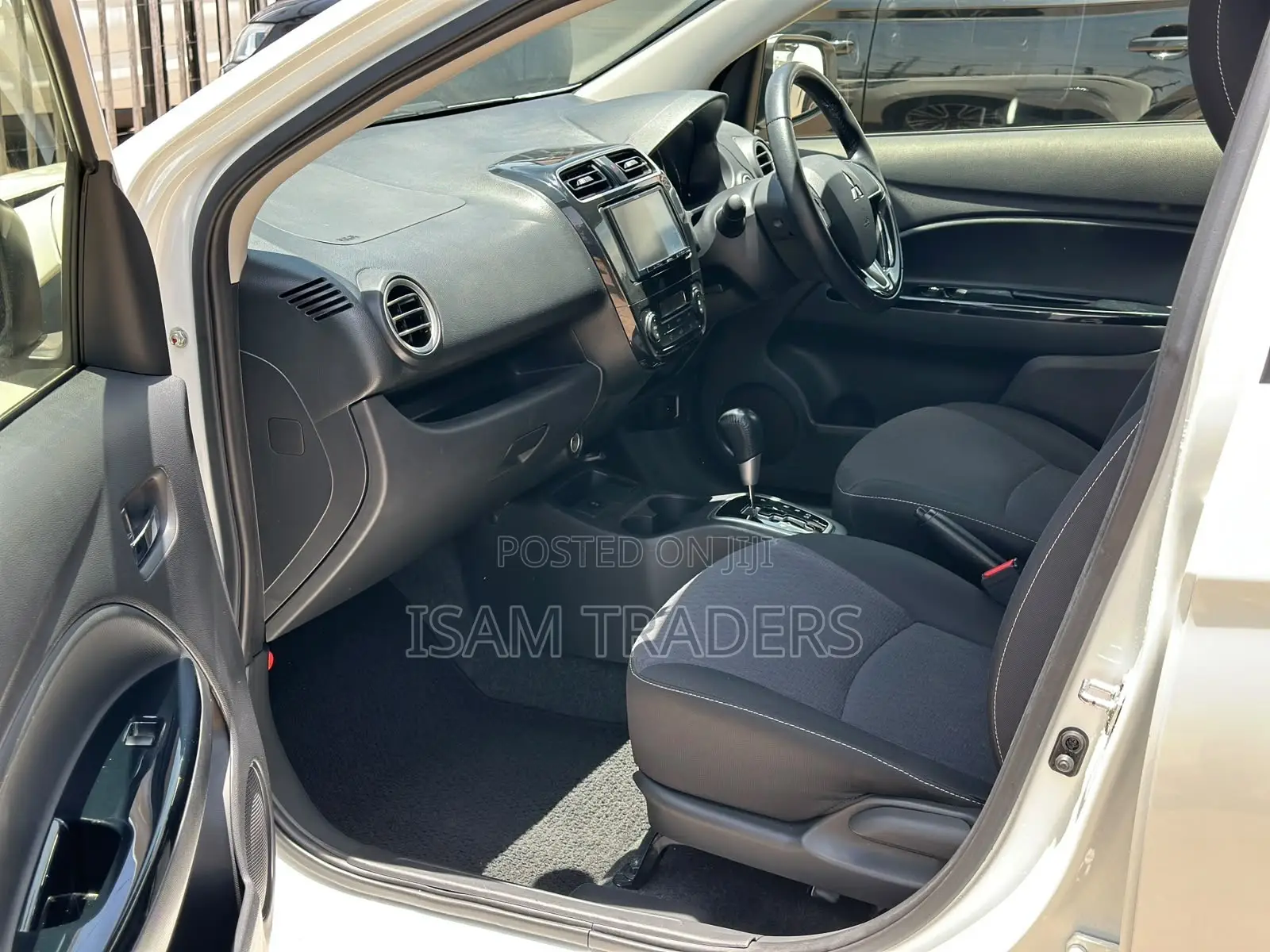 Mitsubishi Mirage SE 2019 Pearl