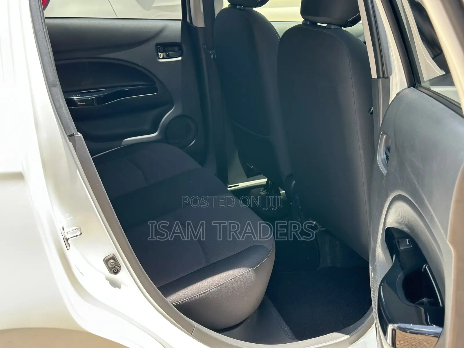 Mitsubishi Mirage SE 2019 Pearl