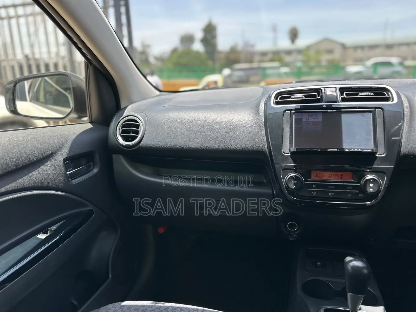 Mitsubishi Mirage SE 2019 Pearl