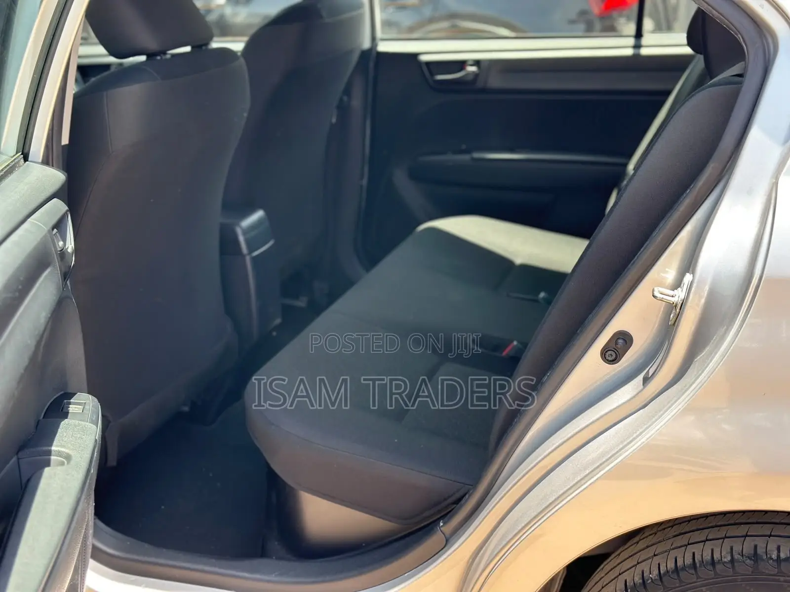 Toyota Axio 1.5 Hybrid 2WD 2020 Silver