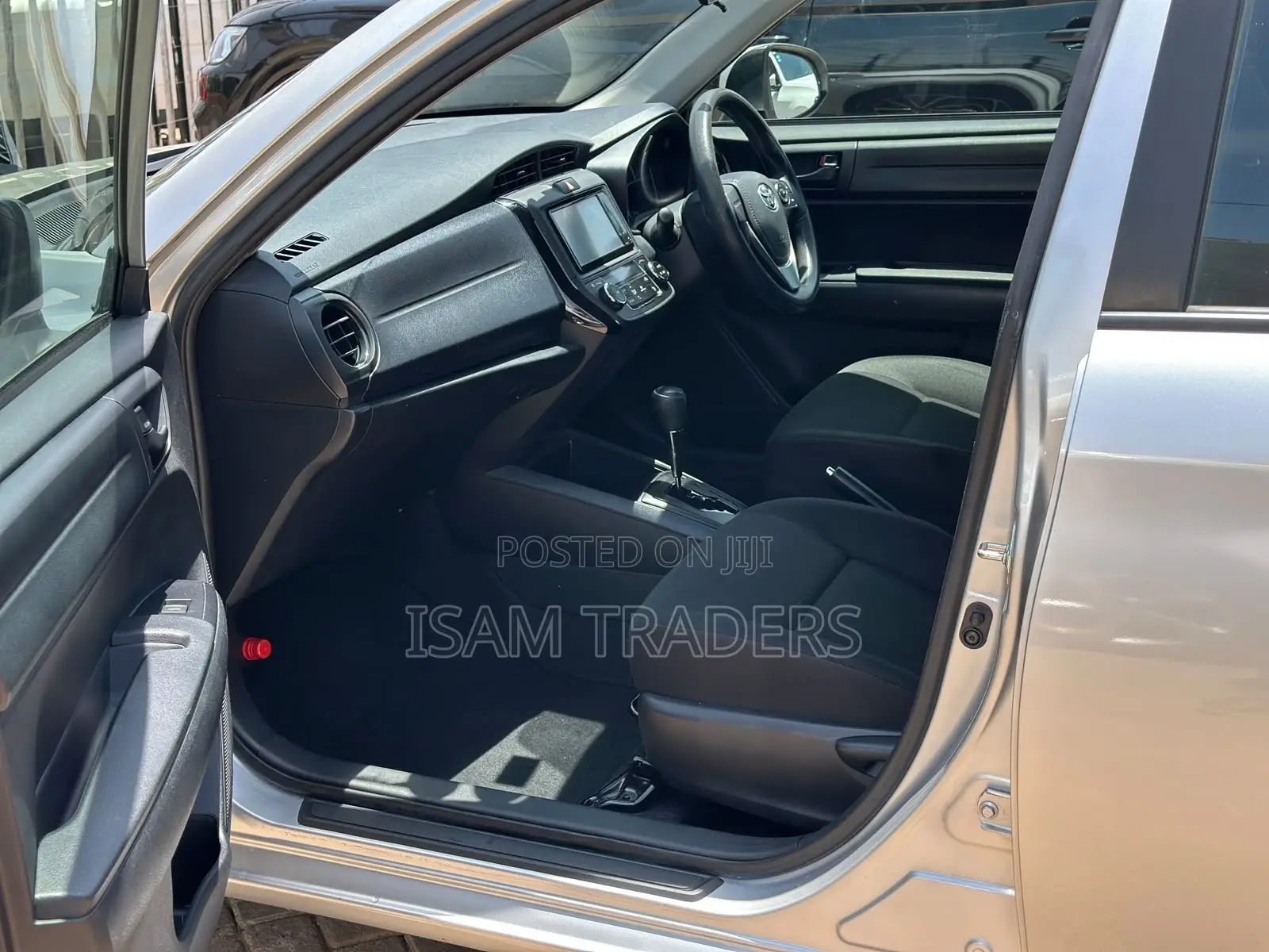 Toyota Axio 1.5 Hybrid 2WD 2020 Silver